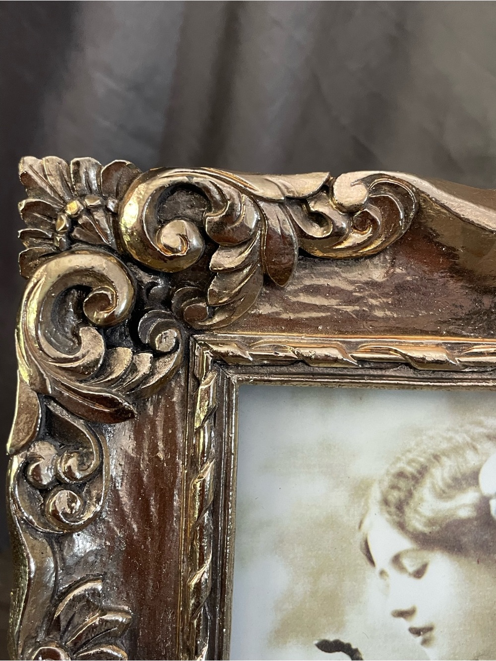 Ornate Antique-Style Gold Picture Frame - Decorative Home Accent 5x7 - Picture 2 of 8